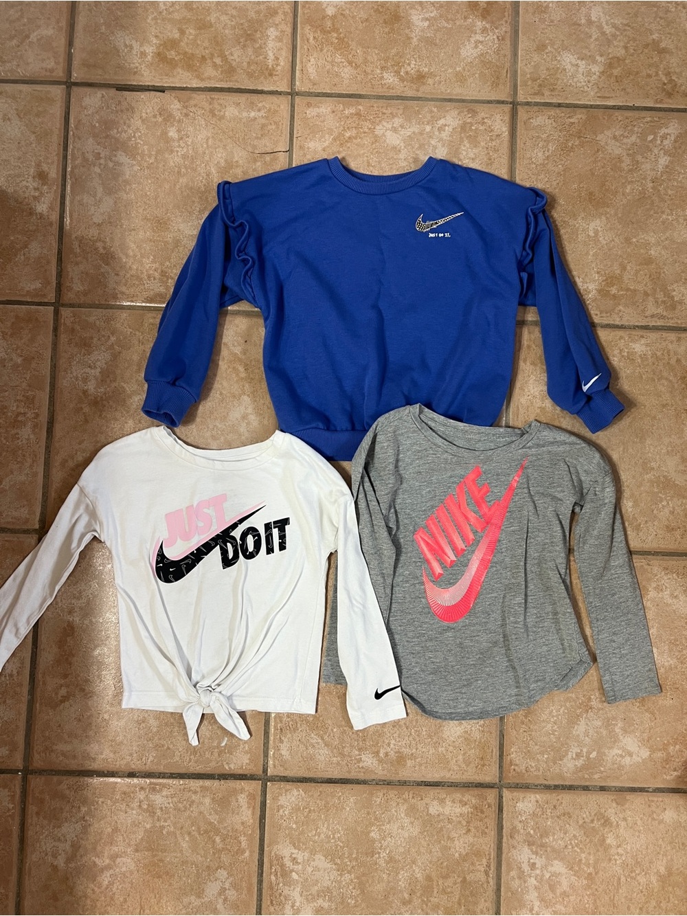 Nike 4T long sleeve winter bundle sweatshirt